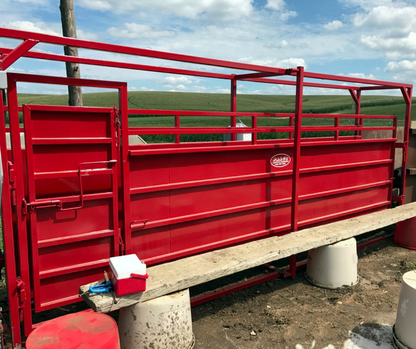 Global Equipment Palco Alleyway | Sections 8' & 16' | Adjustable Width 15"–28"+ | Cattle Handling | For Ranch Facilities & Cattle Operations