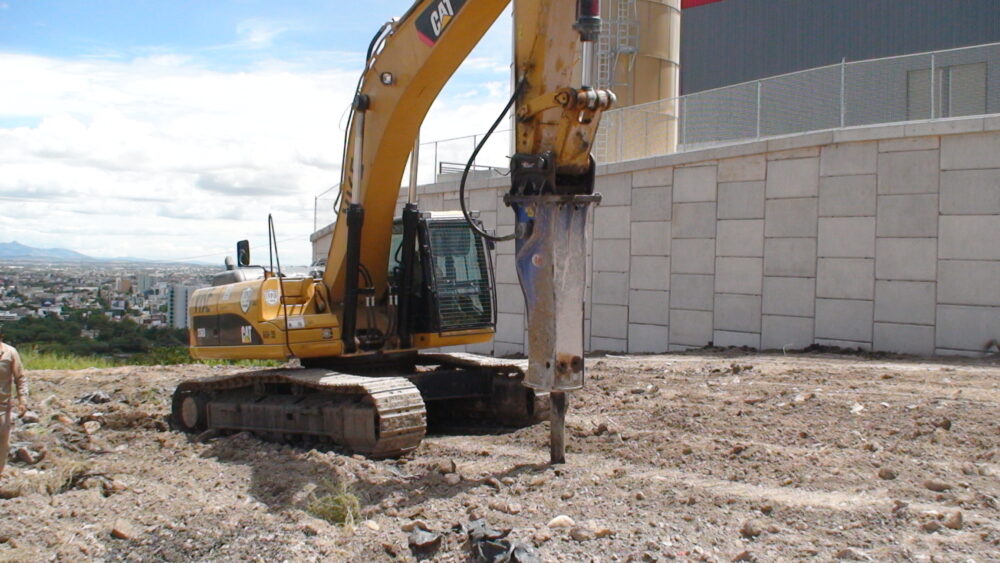 HydroRam Premium Series Hydraulic Hammers (HK230S, HK300S & HK580S) | Overall Length 112.3", 129.4" & 149.8" | For 22 - 71.5 Ton Excavators