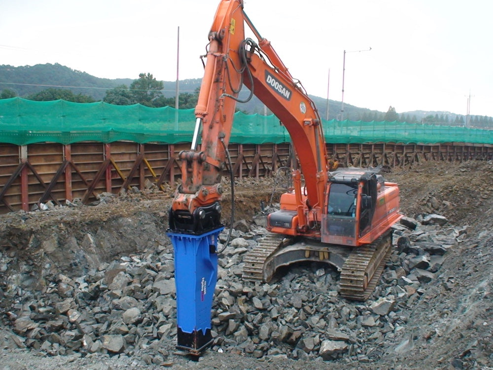 HydroRam Premium Series Hydraulic Hammers (HK230S, HK300S & HK580S) | Overall Length 112.3", 129.4" & 149.8" | For 22 - 71.5 Ton Excavators
