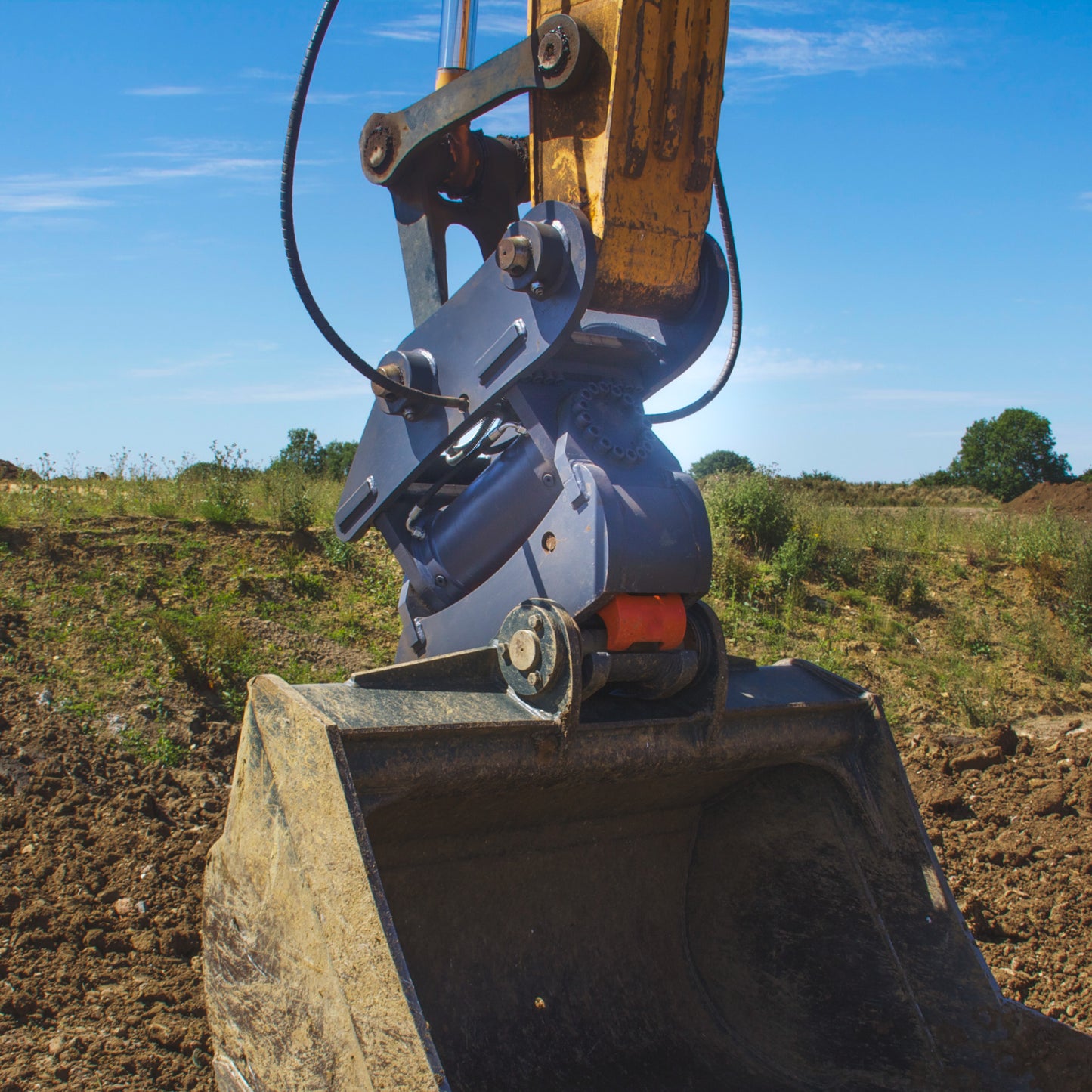 ROCKLAND HKR-T TILTING COUPLER WITH XTRA-TILT POWER ACTUATOR FOR EXCAVATOR