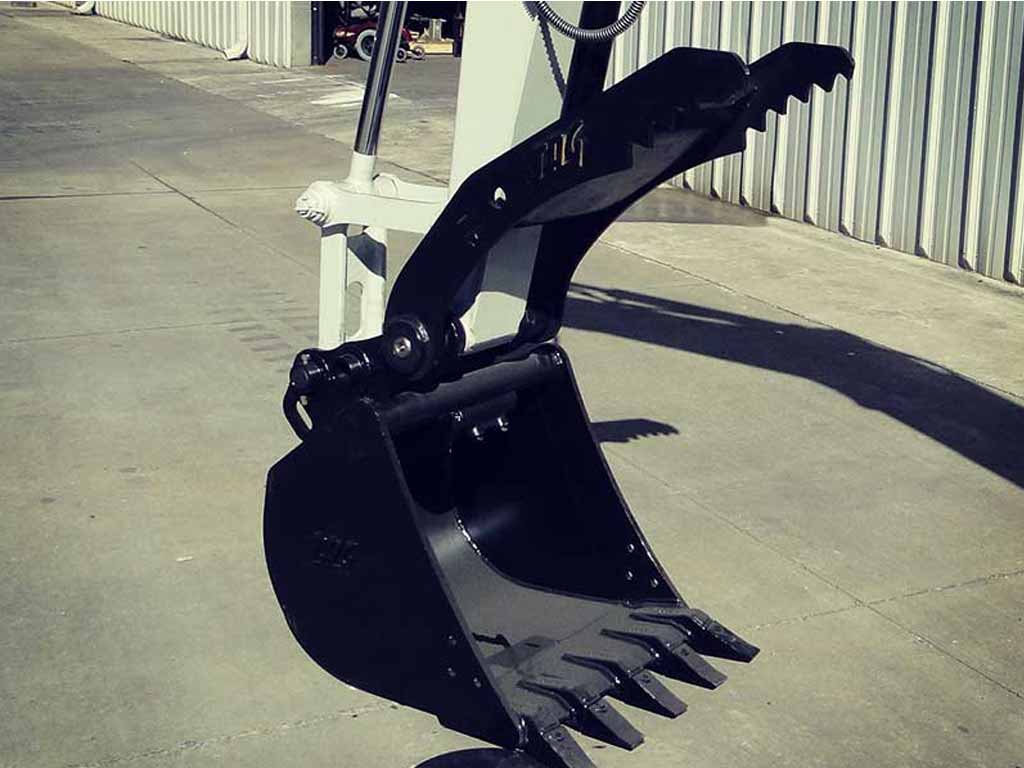 TAG 36" TO 84" WIDTH PIN ON HEAVY DIRT STYLE 120,000 - 140,000 LBS. BUCKETS FOR EXCAVATOR