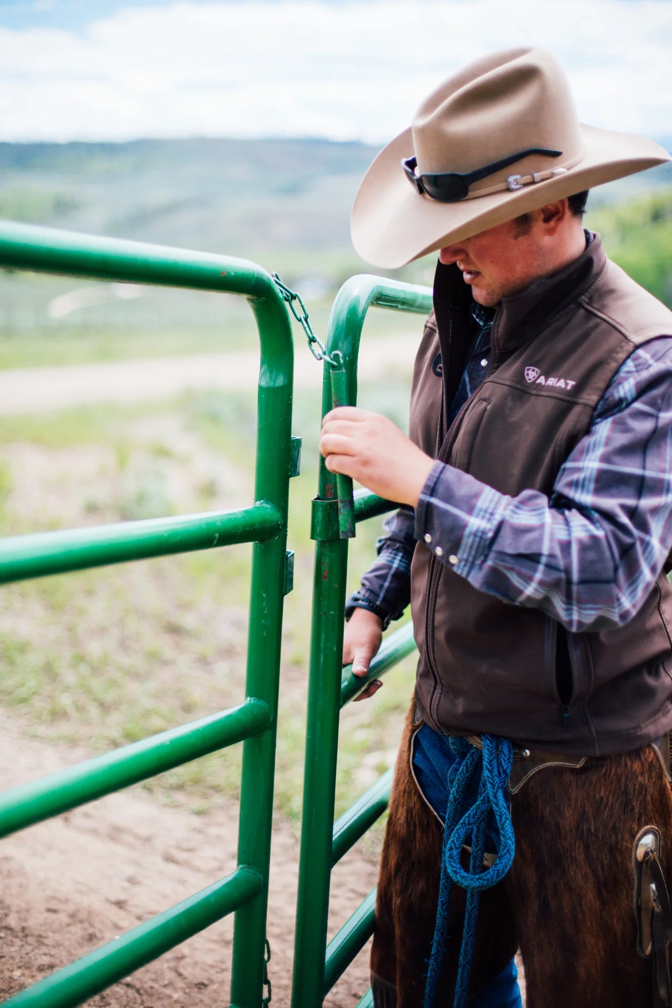 Hutchison HW Western Horse Corral Panel | Model WP660 | Width 8′ – 16′ | 6‑Bar Portable Design