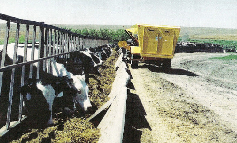 Henke Buffalo Mixer Wagon | Models 240–485 | 240–485 Cu Ft | 100–150 HP | For Tractor