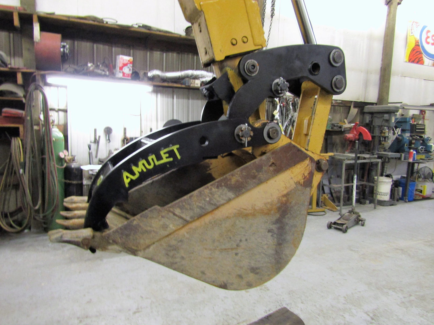 Amulet HOECLAMP Mechanical Full-Motion Thumb | Model CH150 | 1.25" Arm | Machine Size 14-24 Tons | For Excavator & Backhoe