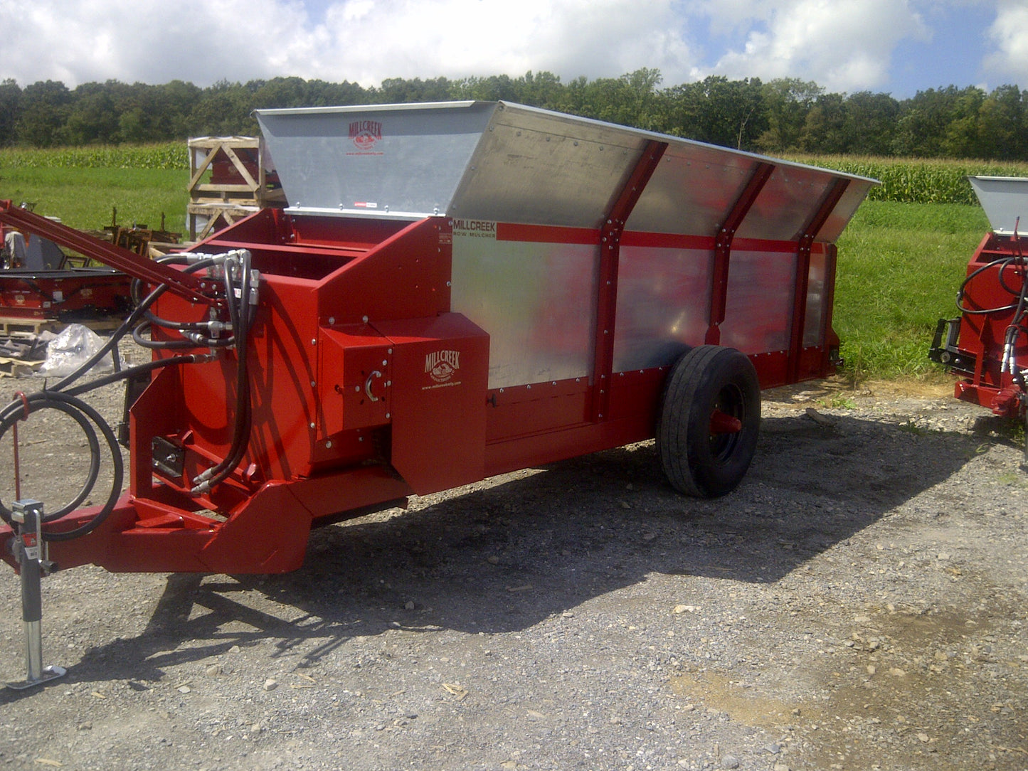 Mill Creek 65” Wide Standard Row Mulcher | 5.4 yd³ to 9.3 yd³ Capacity Heaped | For Tractors