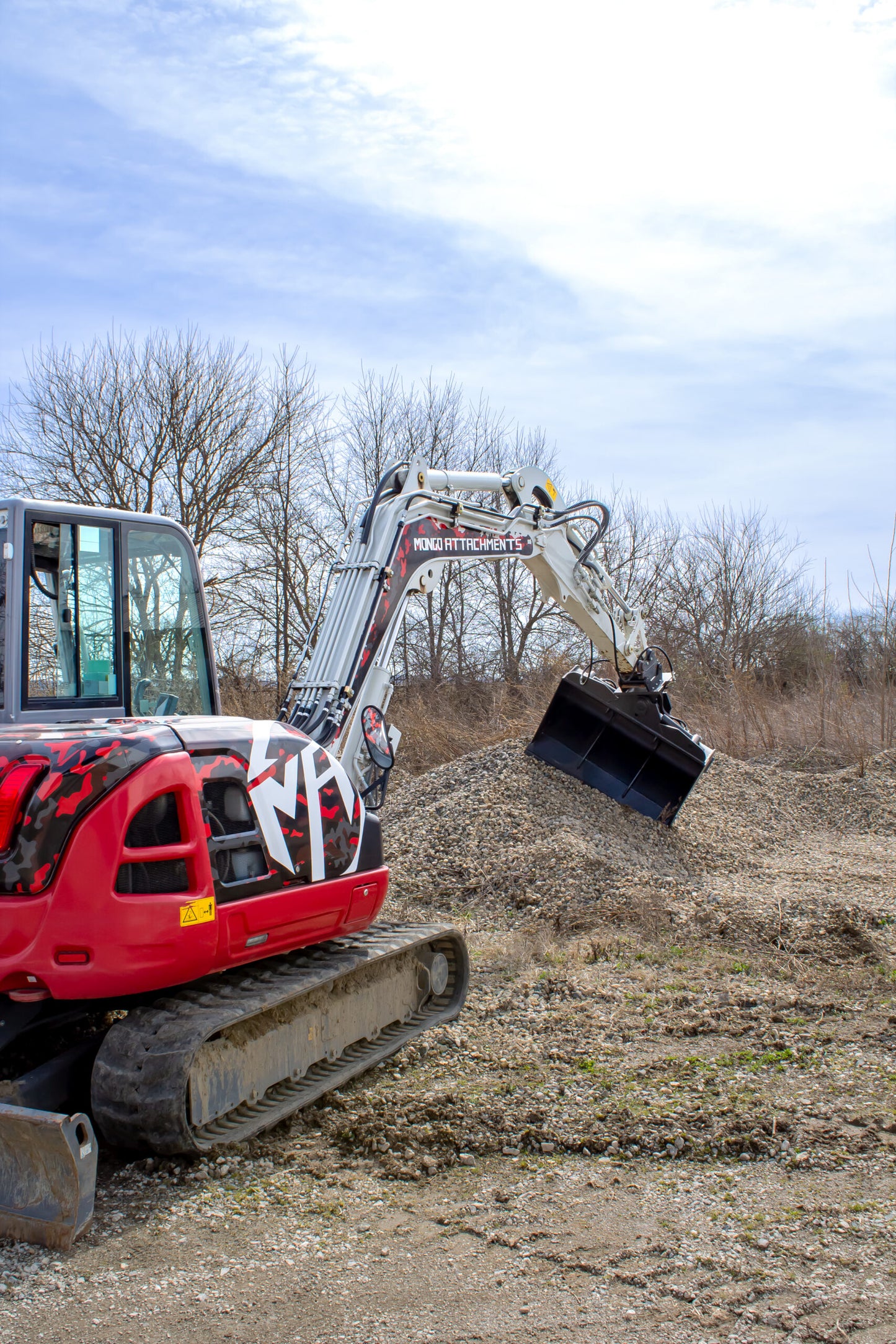 Mongo Attachments Hydraulic Tilt Bucket | Model MTGB1400X | Width 54" | Up to 16 Ton | For Excavators