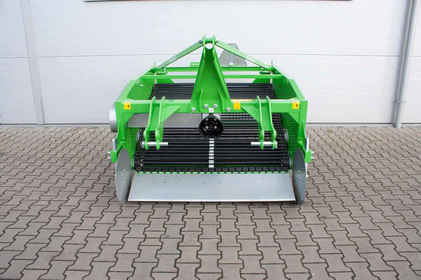 Bomet Upus 2-Row Conveyor Potato Digger | 57" Width | 50 HP | For Tractors