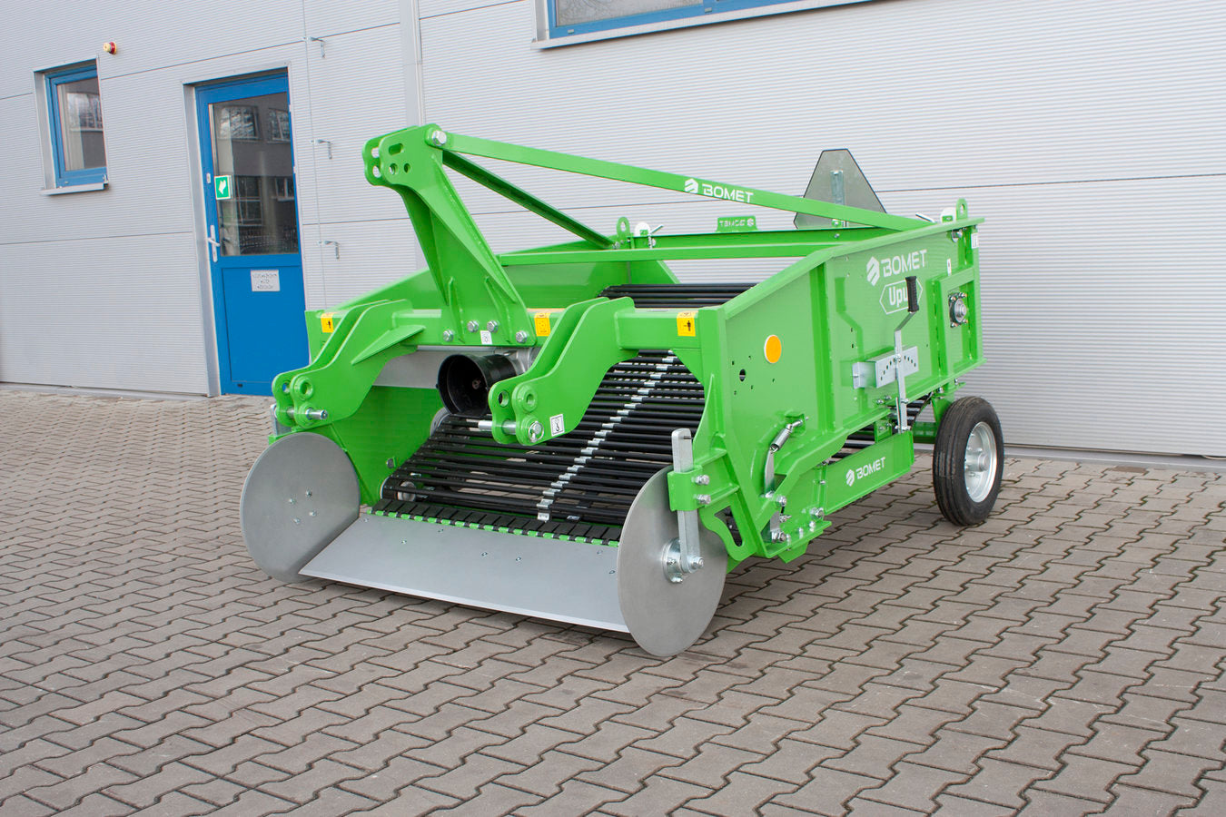 Bomet Upus 2-Row Conveyor Potato Digger | 57" Width | 50 HP | For Tractors