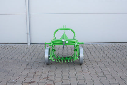 Bomet Ursa 1-Row Vibrating Potato Digger | Working Width 19" | 10 HP | Offset Hitch | For Tractors
