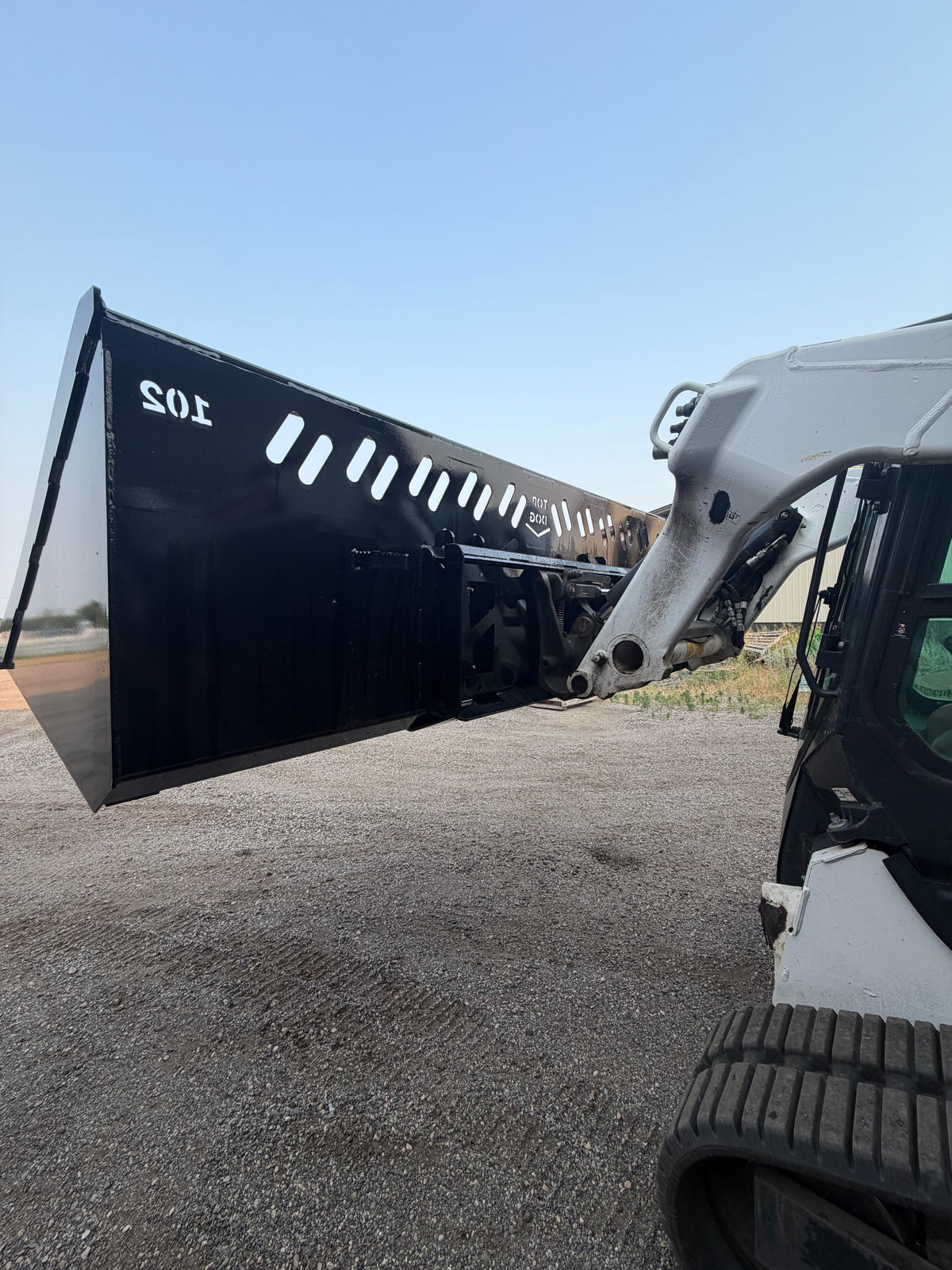 Top Dog Attachments Side Shift Adapter | Standard Side Shift 16" | Overall Width 61" | 10-40 GPM | For Skid Steers
