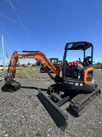 DEVELON | Mini Excavator | DX35Z-7 | Open Station | 24″ Bucket | Hydraulic Thumb | 66