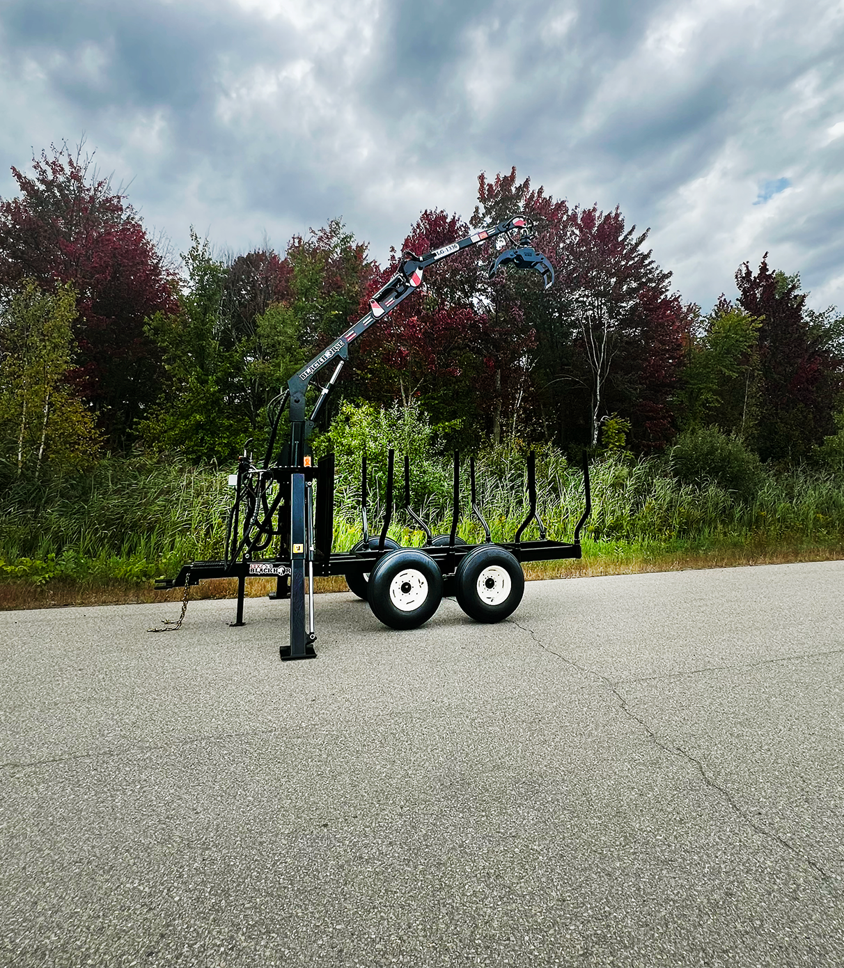 Black Horse Forestry Trailers With Hydraulic Log Loader | Model LTX2-5.0 | Fixed Tandem | Machine Horsepower 50 HP | For Tractors