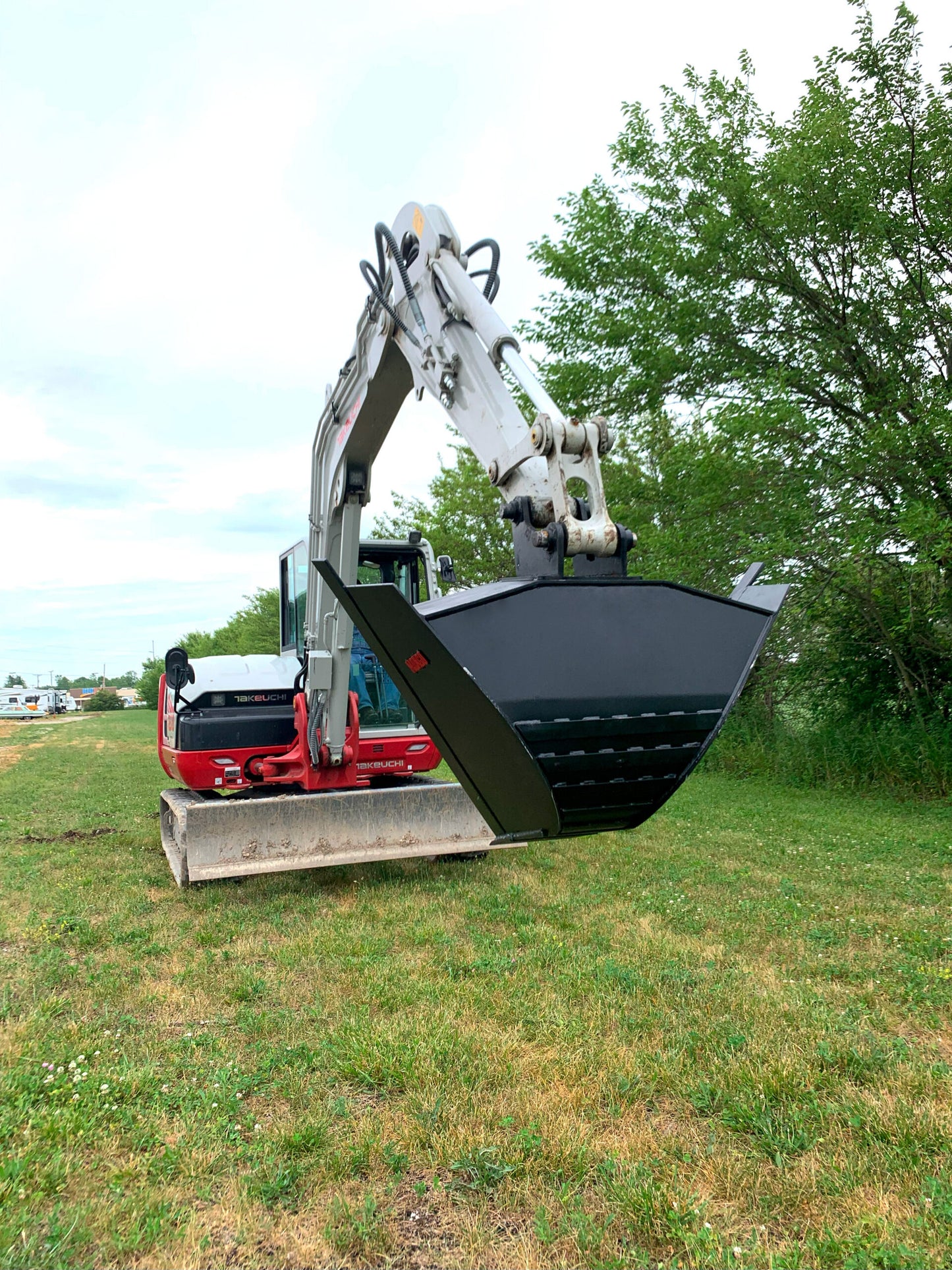 Mongo Attachments V Bucket | Model MVB‑8 | Trench Width 12.5″ | Top Width 63″ | High‑Durability Trenching Attachment | 6–9 Ton | For Excavators