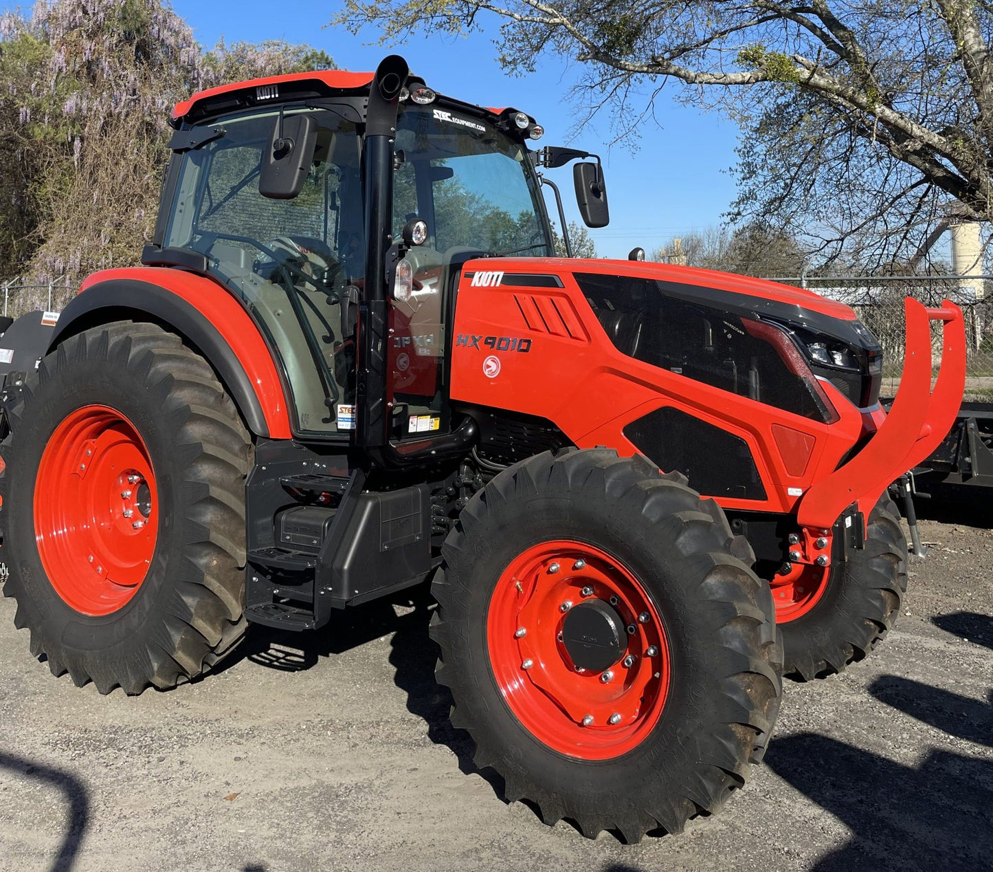 Kioti Tractor HX9010PCB Cab Tractor 98.6 hp (73.5 kW)