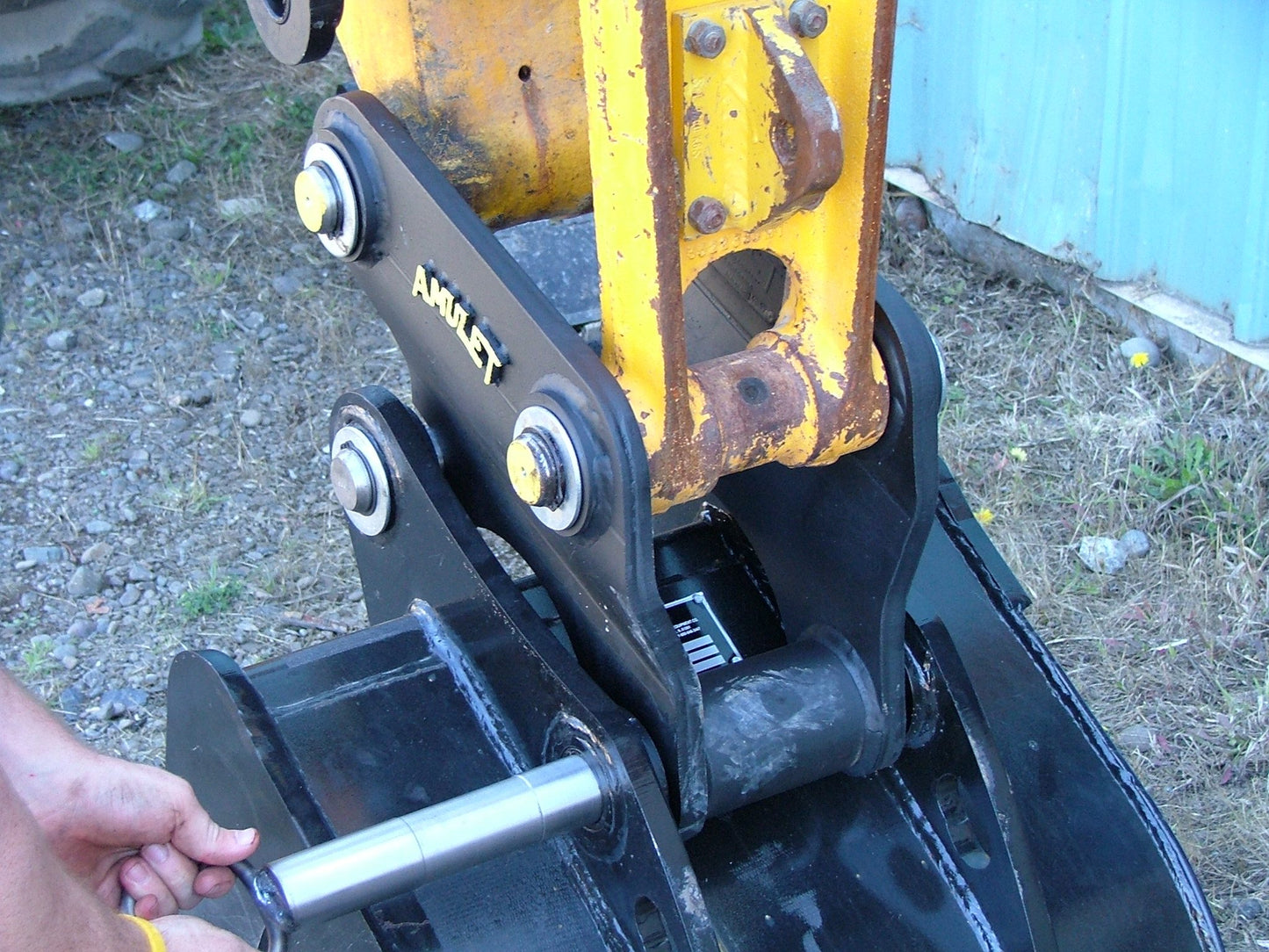 Amulet Mini Hitch Mechanical Coupler | Model MH Series | Machine Size 1-10 Ton | For Excavators