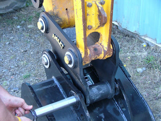 Amulet Mini Hitch Mechanical Coupler | Model MH Series | Machine Size 1-10 Ton | For Excavators