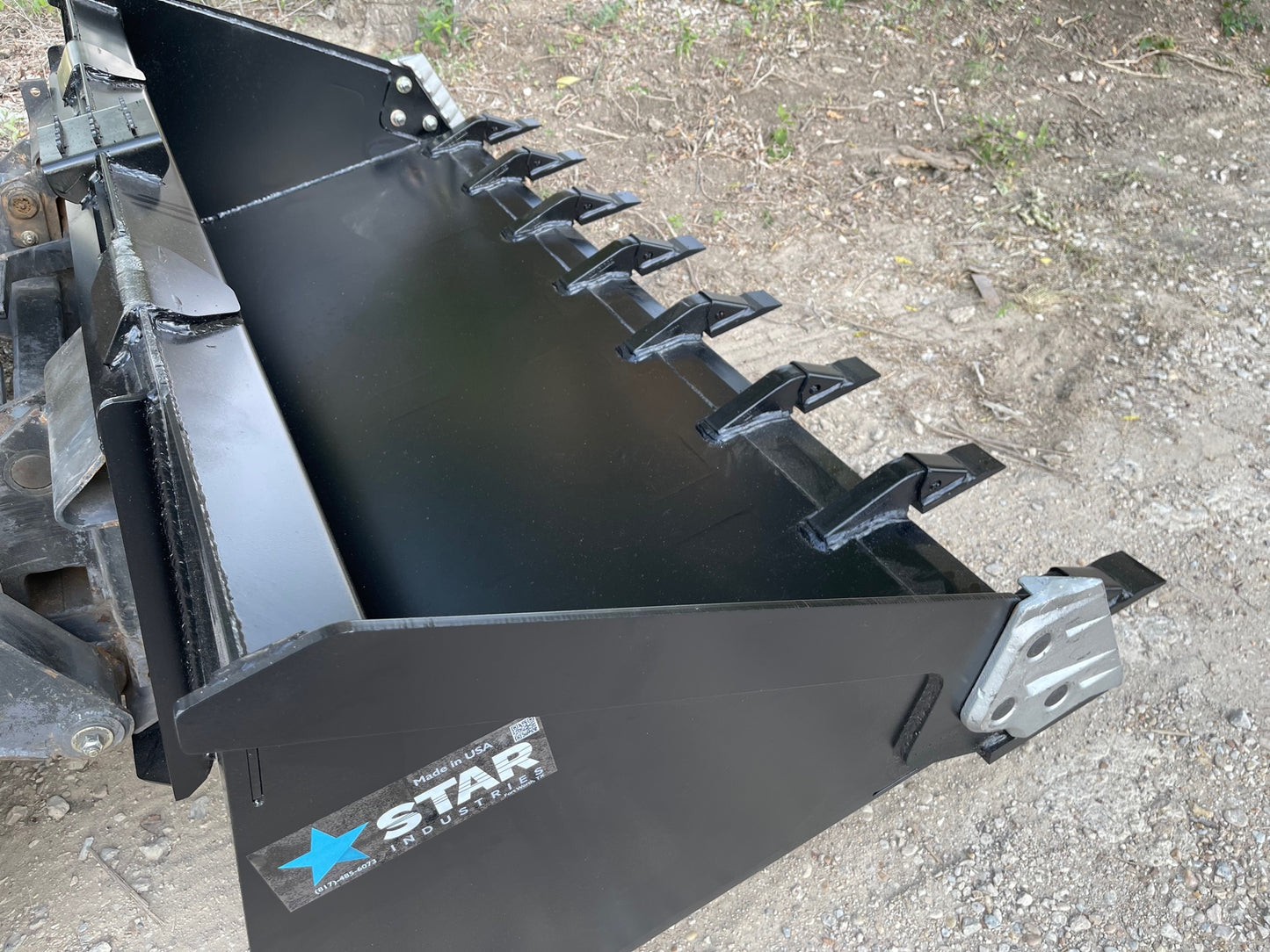 Star Industries HD Low Profile Dirt Buckets w/ Teeth | LP22A-T Series | Width 60" - 84" | 15–40 GPM | For Skid Steers