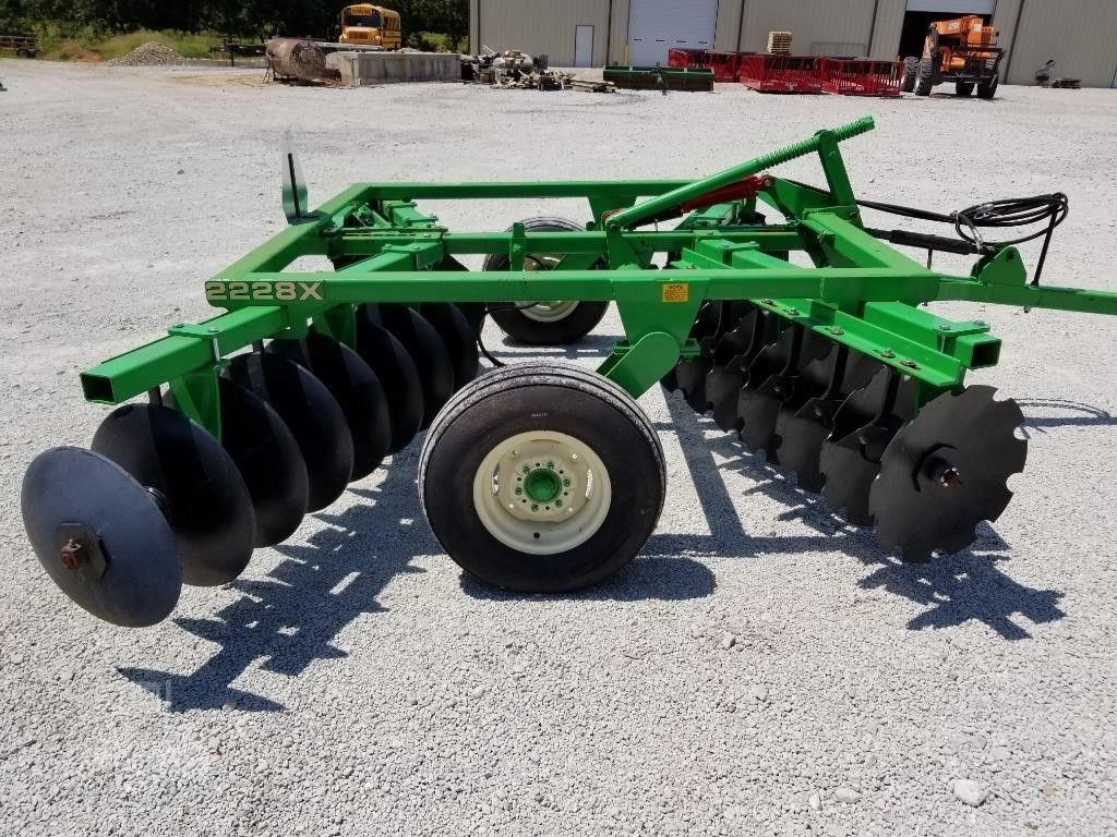 Industrias America Disc Harrow Pull-Type Finish | Model 2228X | Working Width 10' | Blade Size 22" | Horsepower 70+ HP | For Tractors