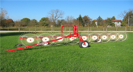 DURABILT RT9 INLINE HAY RAKE-(9) 55" 6.9MM WHEELS & TINES-MECH FOLD SYS & 9 WHEEL IN-LINE PULL TYPE RAKE FOR TRACTOR