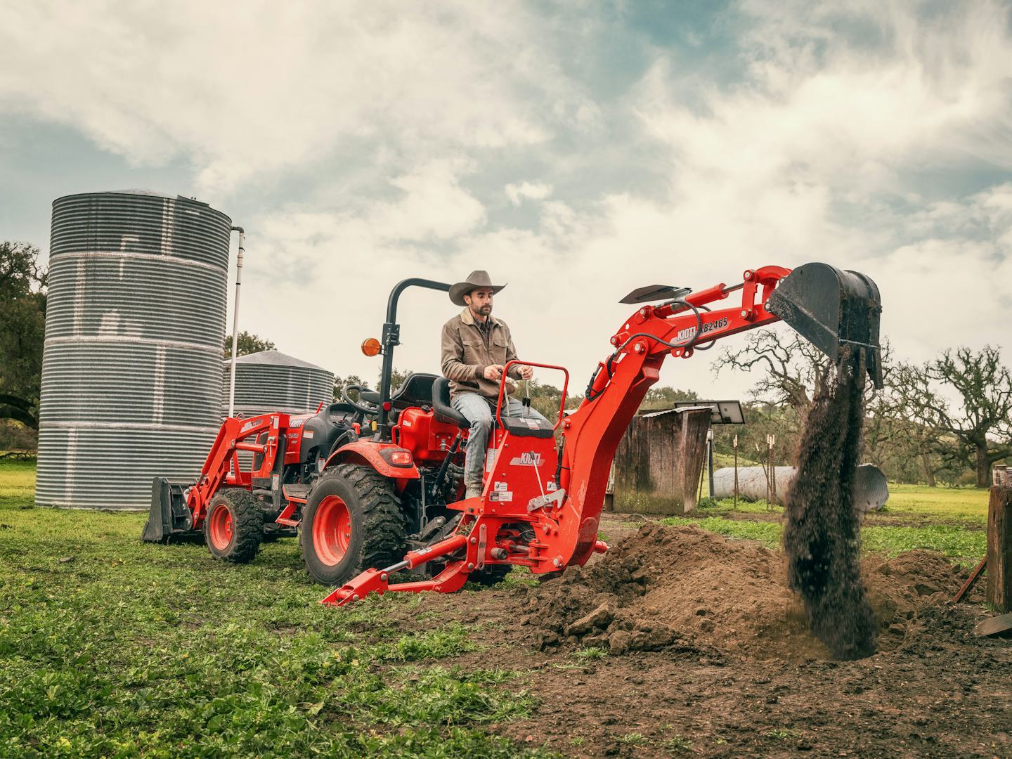 KIOTI CK2620M Manual Tractor with Loader & Hay Spear 24.5 hp (18.2 kW)