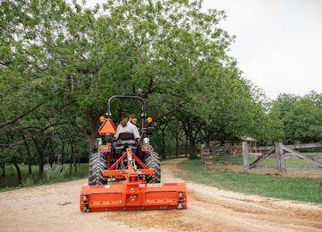 KIOTI CK2620M Manual Tractor with Loader & Hay Spear 24.5 hp (18.2 kW)