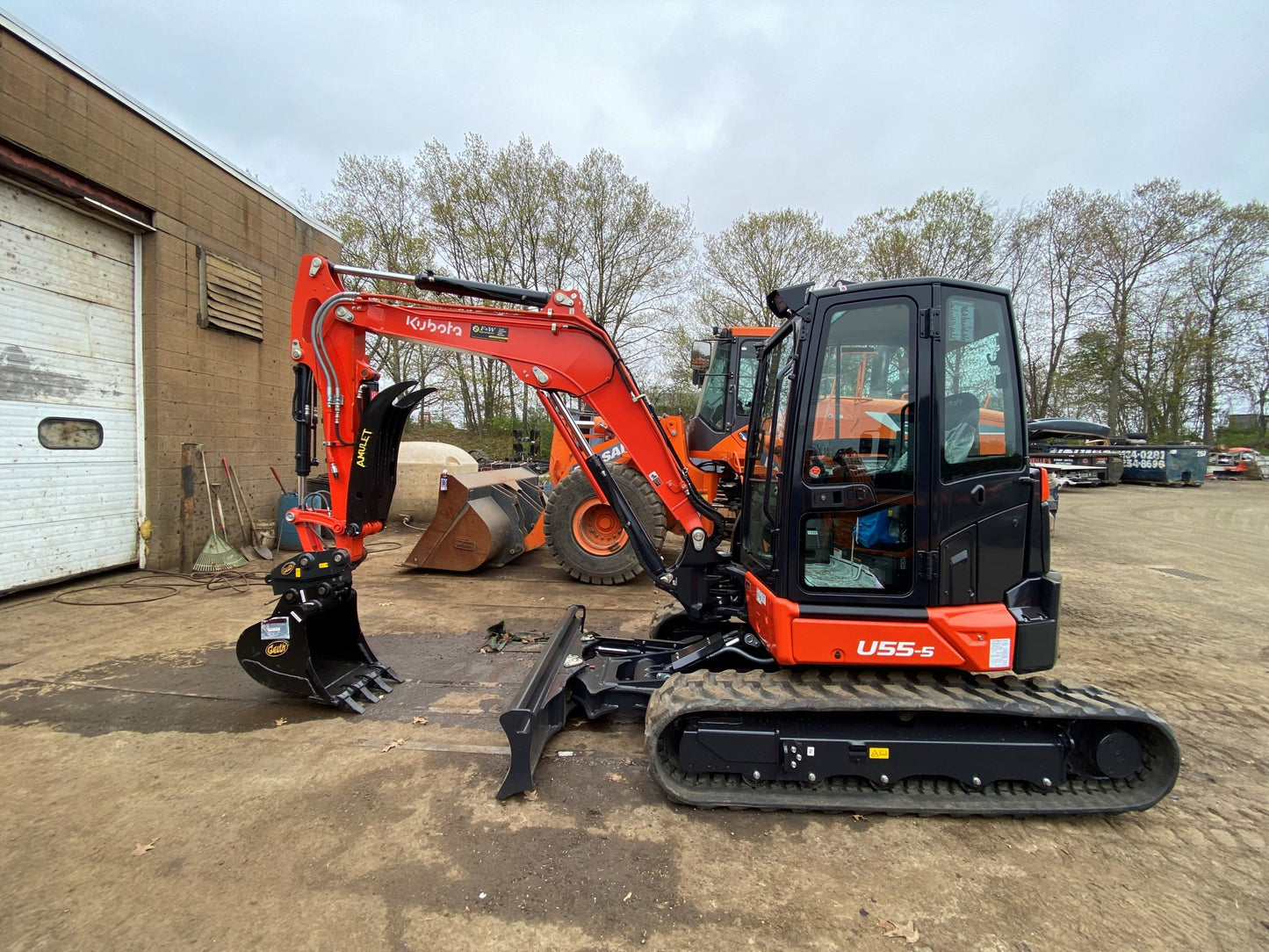 Amulet B.R.U.T. Rigid Thumb | CT Series | Weight 60-390 lbs | Machine Size 1-10 Ton | For Excavators & Backhoes