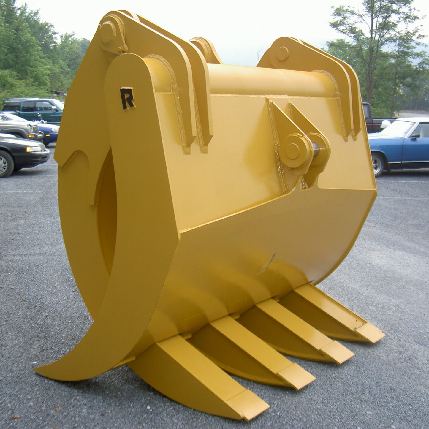 Rockland L-45 Light Material Grapple | Abrasion-Resistant Wear Plates | Four-Tine Top and Five-Tine Bottom Clamp | For Excavators