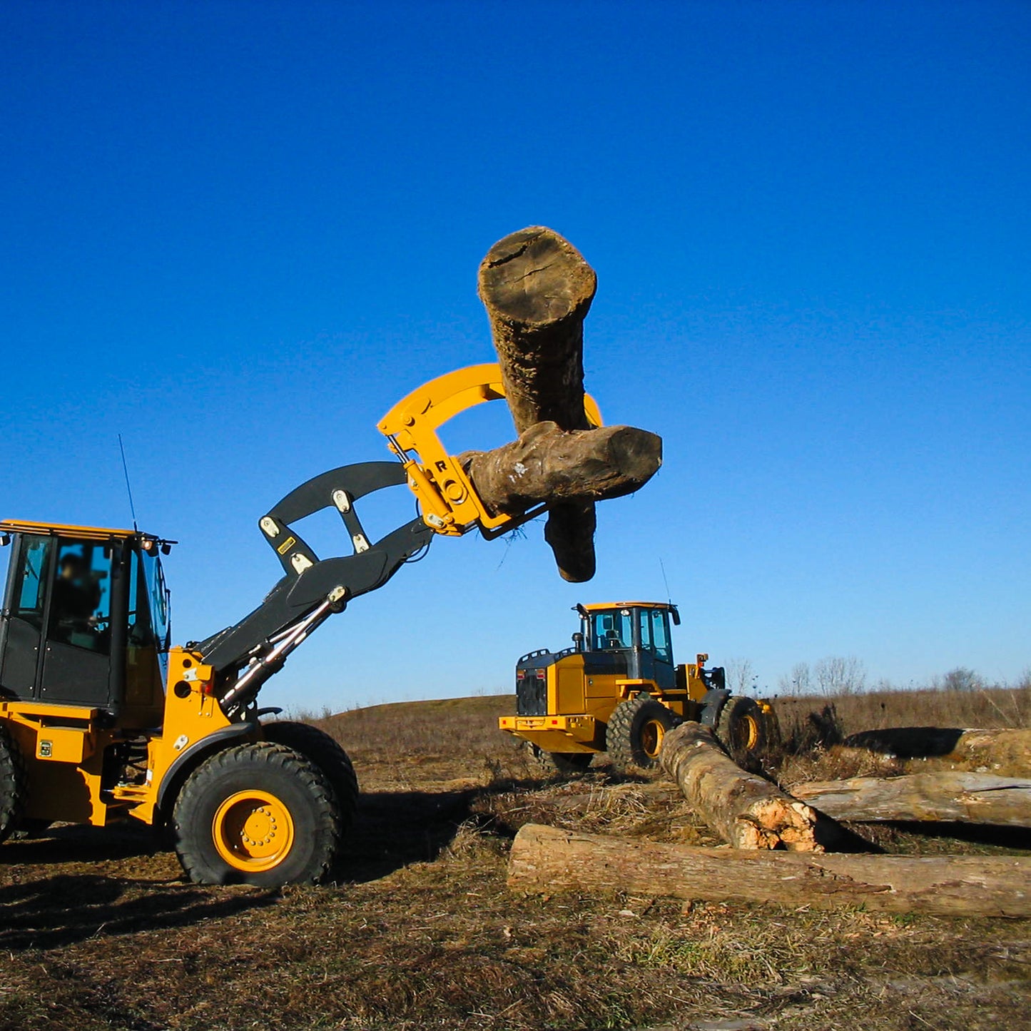 Rockland 90" Width LF Log Forks and Grapple with Adjustable Floating Tines for Loaders