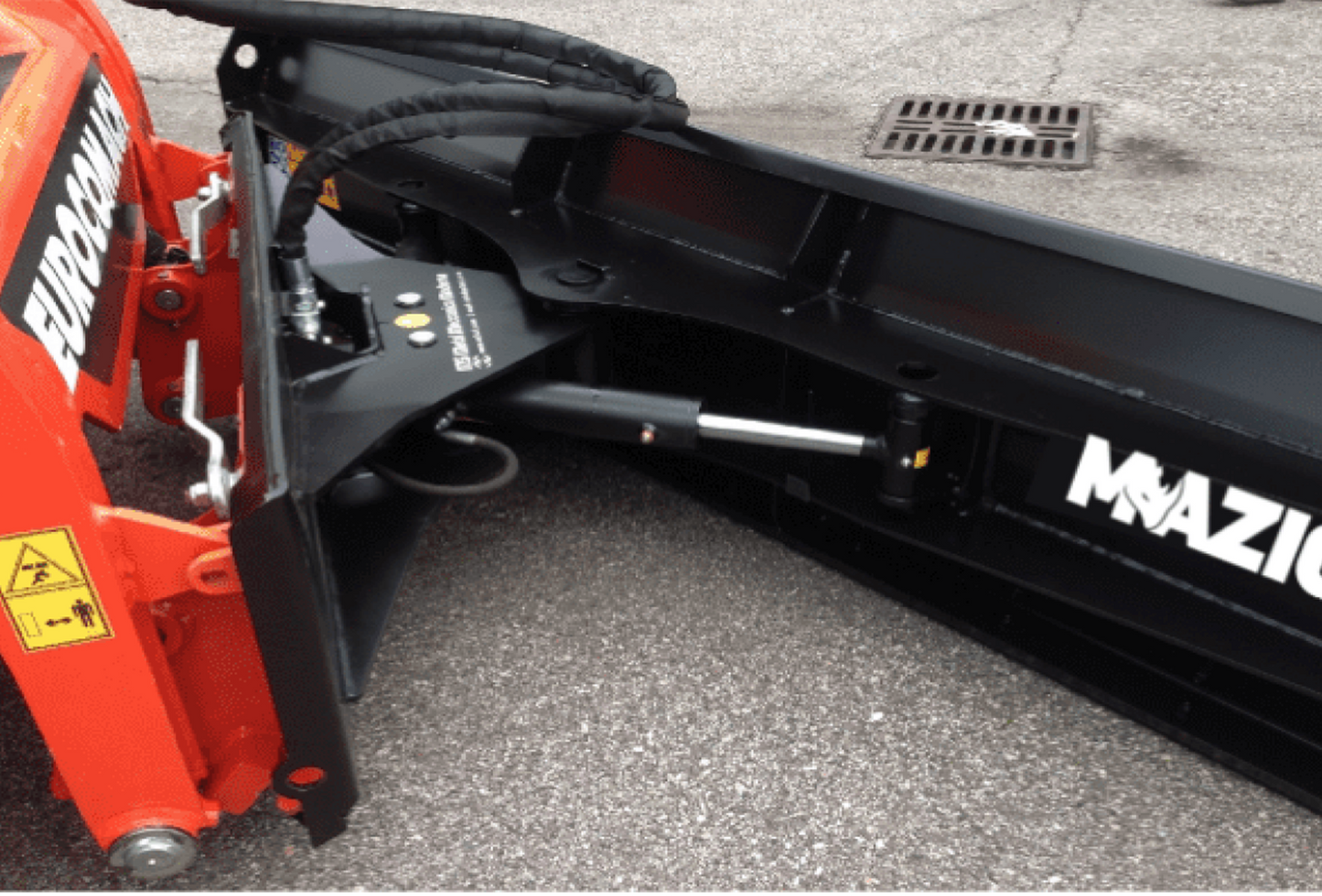 Mazio Dozer Blade | Width 1500 to 2700 mm | Weight 340 to 450 kg | Hydraulic Angling ± 30° | Working Width 1299 to 2330 mm | For Skid Steer Loaders