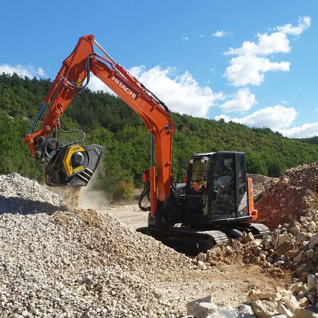 MB Crushers Bucket Crusher | Model MB-C50 S4 | 1,653 lbs For Excavator and Backhoe Loader