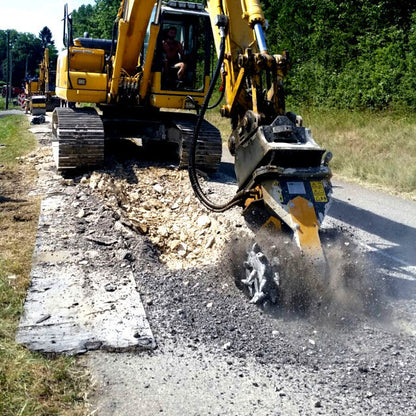 MB Crushers MB-R700, Small and efficient Drum Cutter weighs 1,323 lb