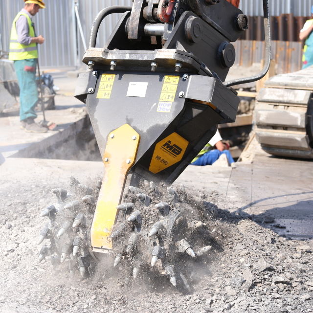 MB Crushers Great Performance Drum Cutter weighs | Model MB-R900 | 3,086 lbs