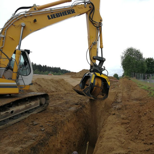 MB Crushers Screening Bucket | Model  MB-S14 S4 | Width 71" | Machine Size 9-20 Tons | For Excavators
