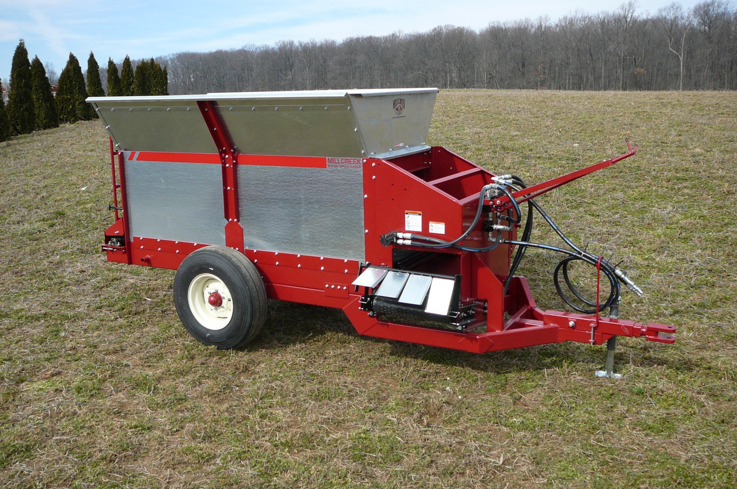 Mill Creek 65” Wide Standard Row Mulcher | 5.4 yd³ to 9.3 yd³ Capacity Heaped | For Tractors