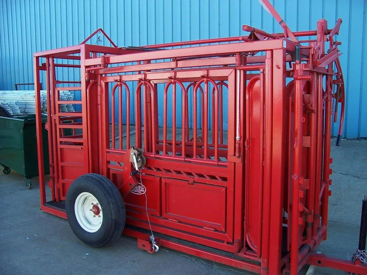 Global Equipment Palco Sorting & Holding Chute | Model 985 Squeeze Chute | Width 32" | For Cattle Handling & Ranch Operations