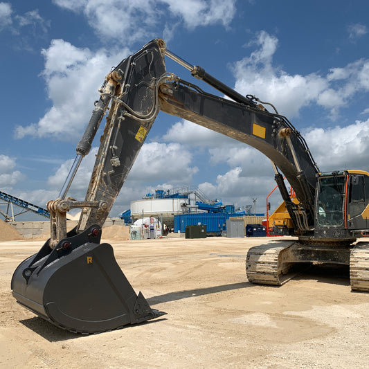 Rockland Heavy Duty Buckets | Machine Weight 25,001-33,000 Lbs | Bucket Width 18" To 48" Inches | Bucket Capacity 0.33 To 0.96 Cubic Yard | For Excavators