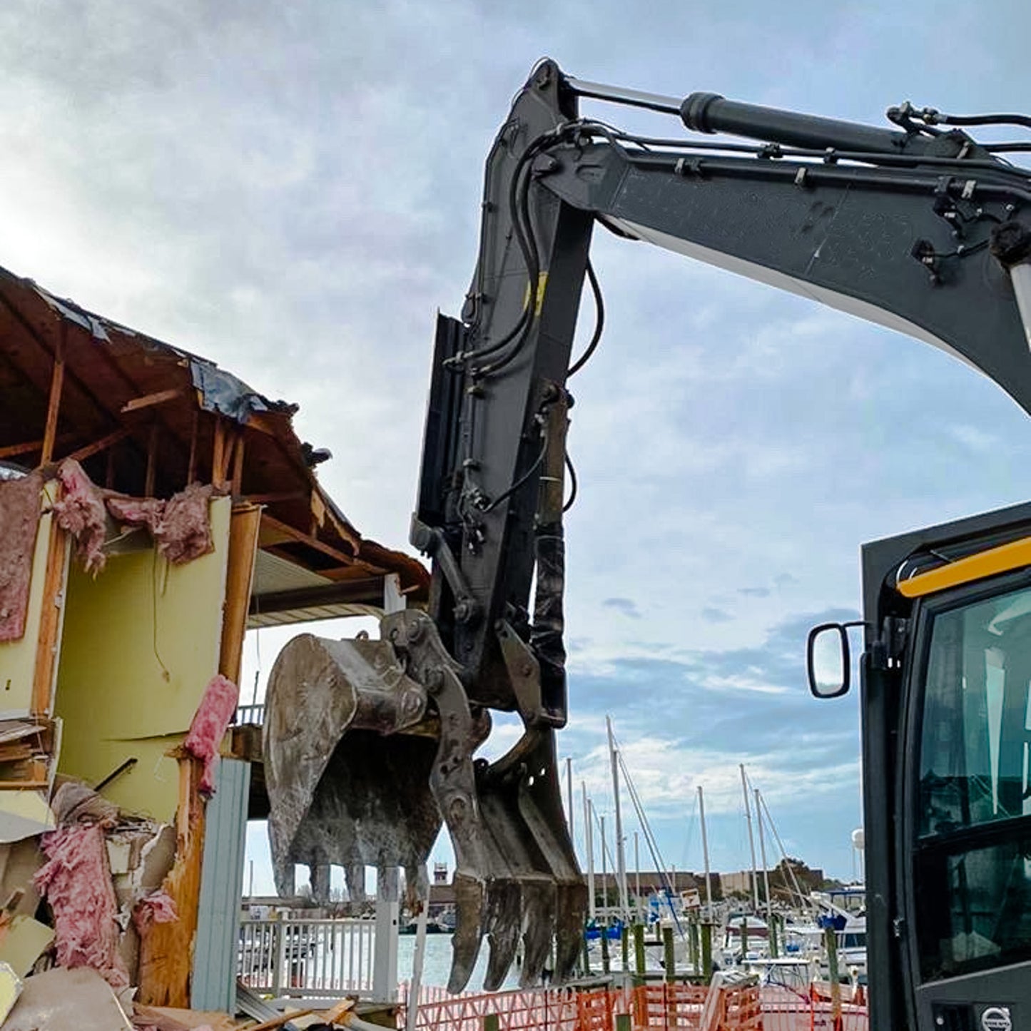 Rockland Progressive Link Thumb | Machine Weight for Various Applications | Up to 180° Thumb Rotation | Precision Handling for General Construction and More | For Excavators