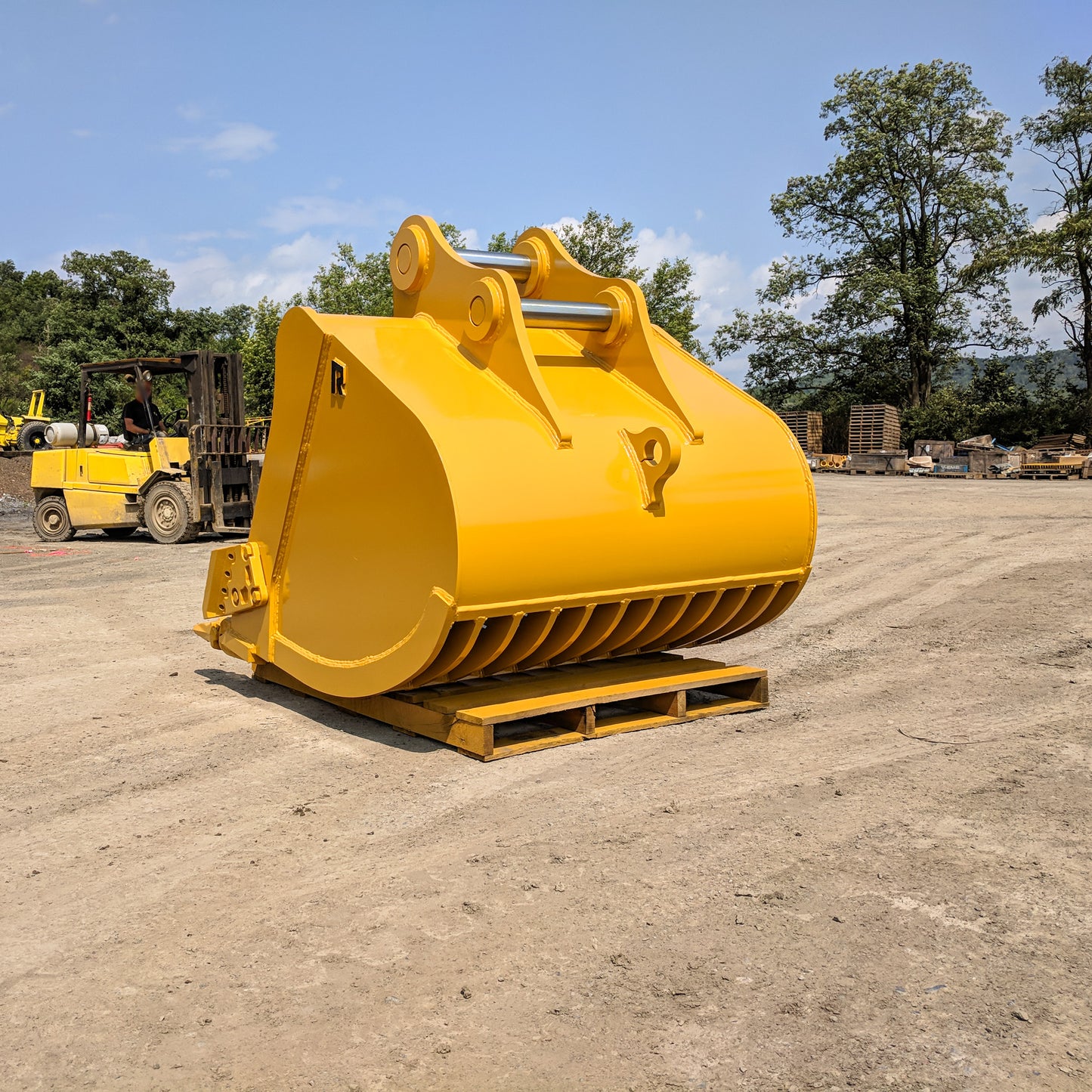 Rockland Rock Tine Bucket with Bolt-On Side Cutter for Excavator