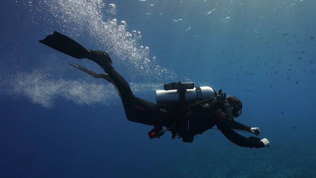 Lefeet Underwater Scooter | Model P1 Standard & P1 XR | Length 9.72"–15.79" | Width 12.40" | Height 5.12" | 9 & 13 kgf Thrust | 60m Depth | 60–90 Min Runtime | For Scuba, Freediving & SUP