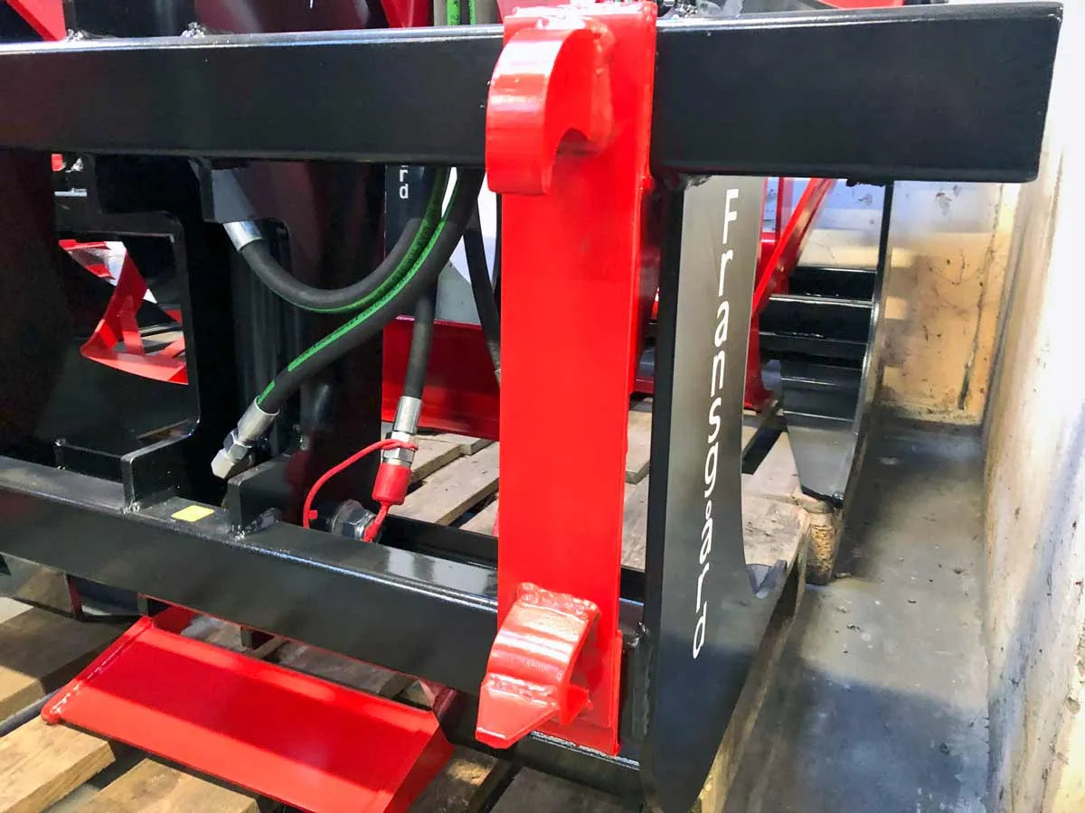 Fransgard Forestry Grapple | Model SK-950 & SK-1400 | Grapple Opening 44" & 57" | 25-60 HP | 5-15 GPM | For Skid Steers & Tractors
