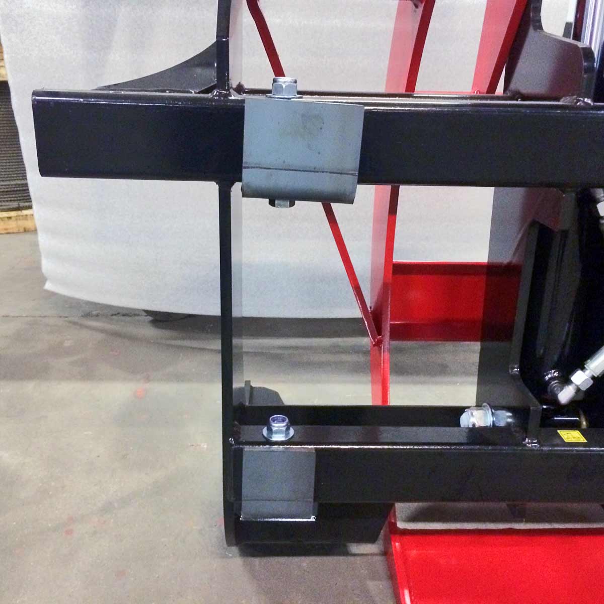 Fransgard Forestry Grapple | Model SK-950 & SK-1400 | Grapple Opening 44" & 57" | 25-60 HP | 5-15 GPM | For Skid Steers & Tractors