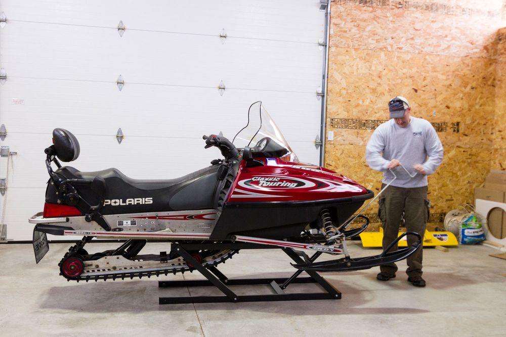 Black Widow Black Ice Snowmobile Lift | Model SNO-1508 | Lift Height 25" | Capacity 700 lb | For Snowmobile Maintenance & Storage