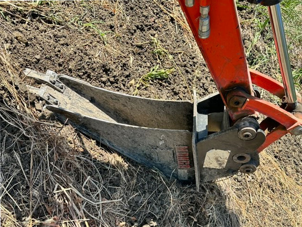Mongo Attachments Spade Bucket | Model MTRB200 | 9" Width | Precision Trenching | 1–5 Ton | For Excavators
