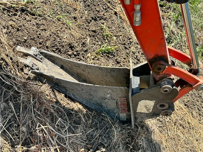 Mongo Attachments Spade Bucket | Model MTRB200 | 9" Width | Precision Trenching | 1–5 Ton | For Excavators