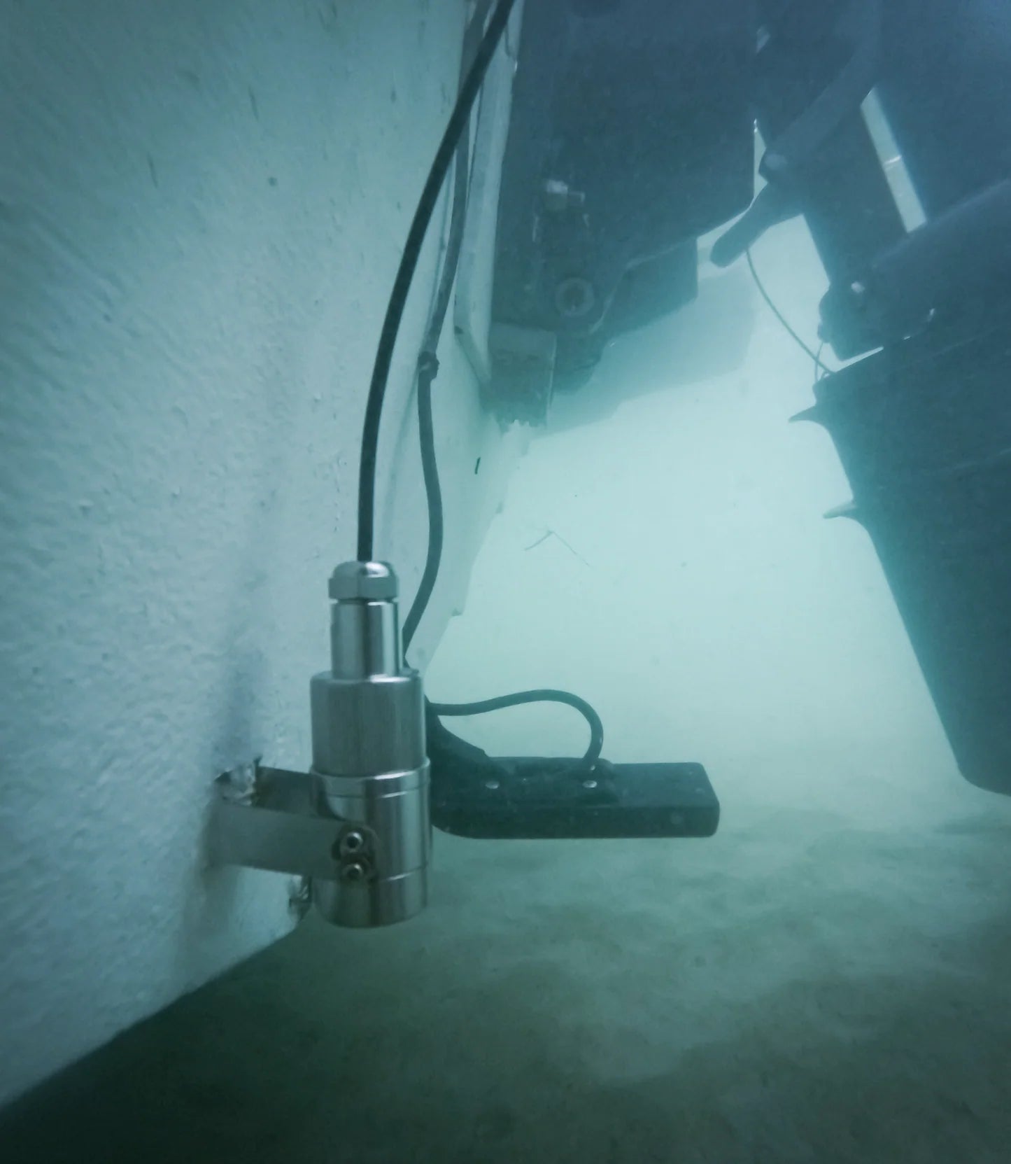 Reef Scope Transom Mount Underwater Camera | Rover T1 | 120° Wide Angle | 2MP Sony | IP68 Waterproof | 13ft Cable | For Boats & Marine Use