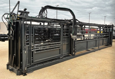 Palco Hydraulic Squeeze Chute & Alley | Model HSP12 | Alley Size 19' | Width 30.5" | For Ranch Facilities & Cattle Operations