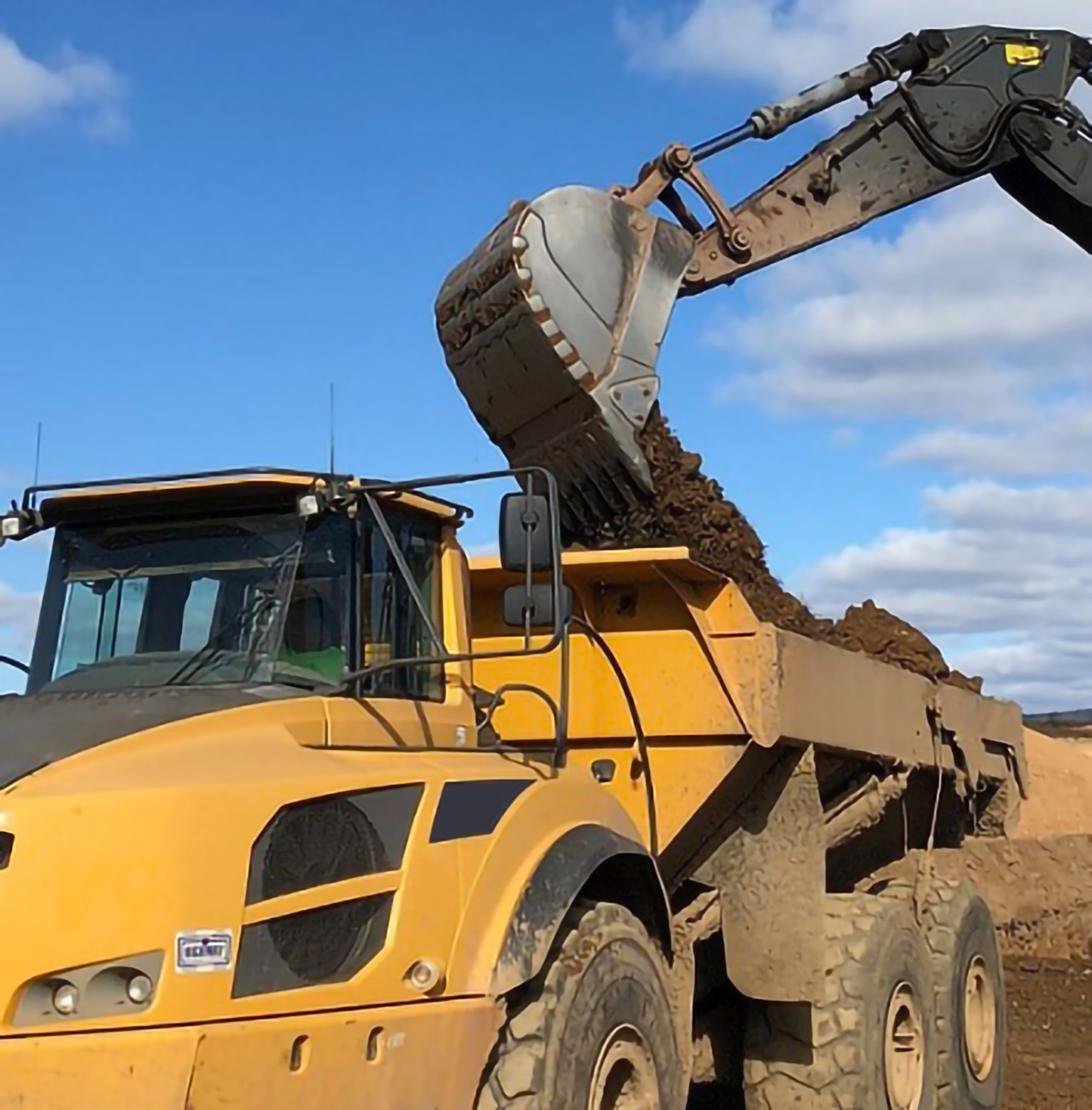 Rockland Severe Service Bucket | Machine Weight 15,000 - 110,000 lbs | Bucket Width 18" - 78" inches | Capacities 0.30 - 4.65 Cu. Yd. | For Excavators