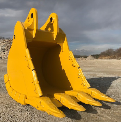 Rockland Severe Service Bucket | Machine Weight 15,000 - 110,000 lbs | Bucket Width 18" - 78" inches | Capacities 0.30 - 4.65 Cu. Yd. | For Excavators