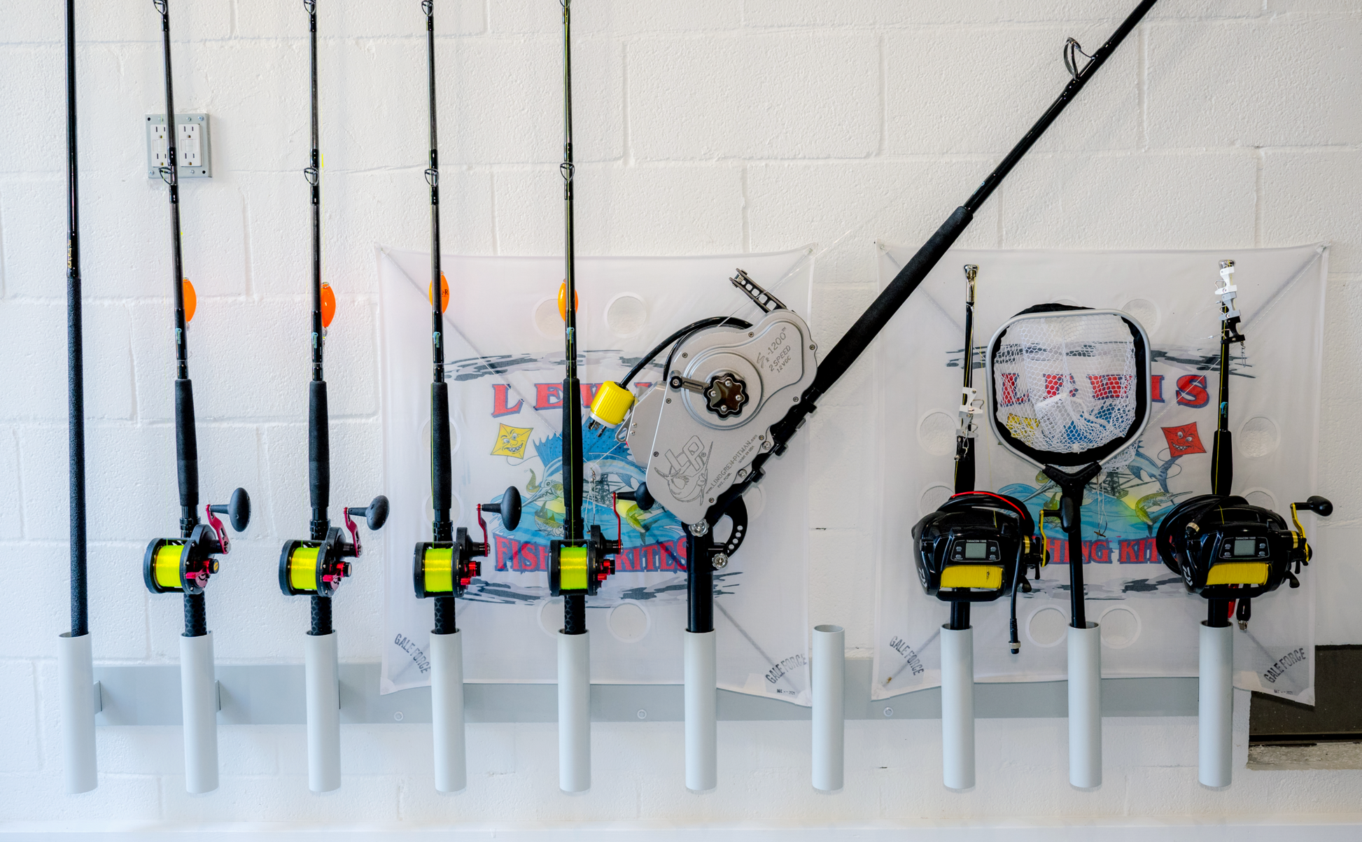 SeaWard The Wall | Rod Capacity 3 | Straight & Bent Slot Orientation Ripping It Outdoors SeaWard The Wall | Rod Capacity 3 | Straight & Bent Slot Orientation Ripping It Outdoors