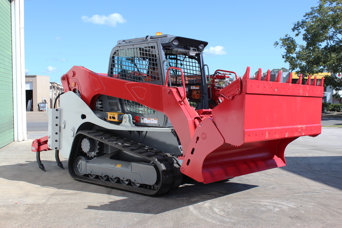 Solesbee’s TL12V2/TL12R2 Pro Series 4-IN-1 Loader Style Bucket | Tilt & Standard Control | Bucket Width 84" | 26–40 GPM | For Skid Steers